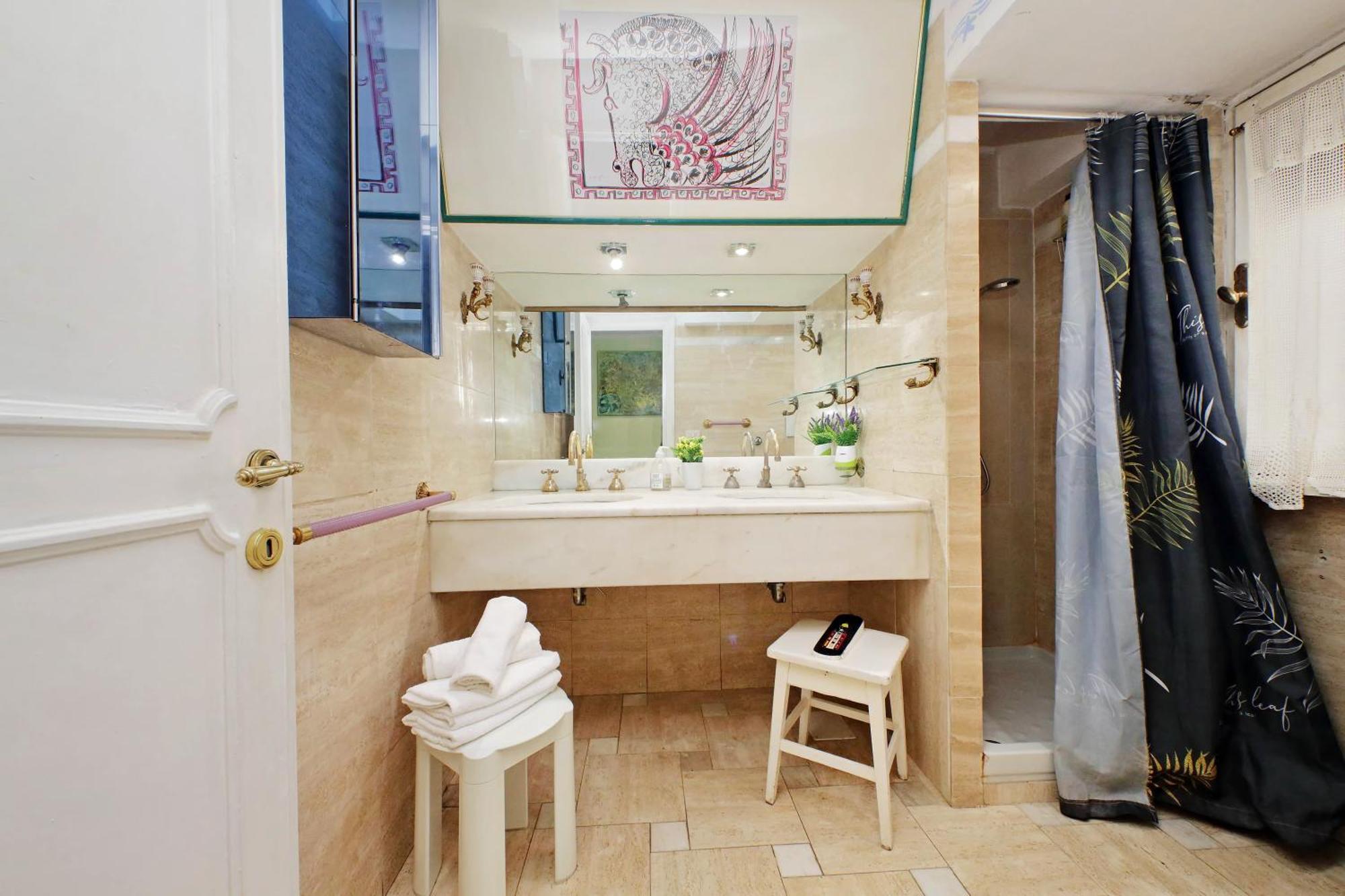 Apartamento Anno Domini 120 Sqm, Large, Elegant, Near Center *