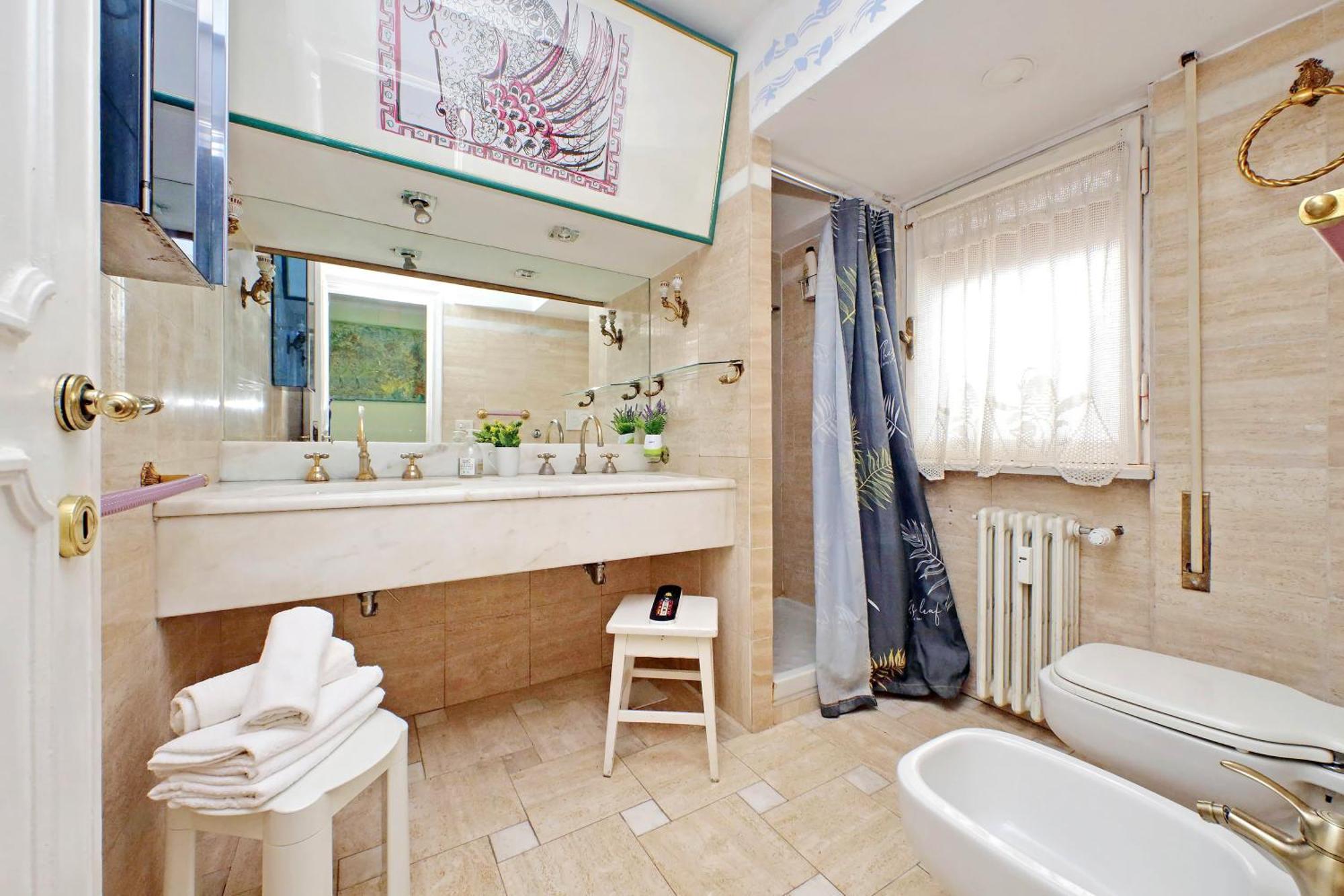 Anno Domini 120 Sqm, Large, Elegant, Near Center Roma
