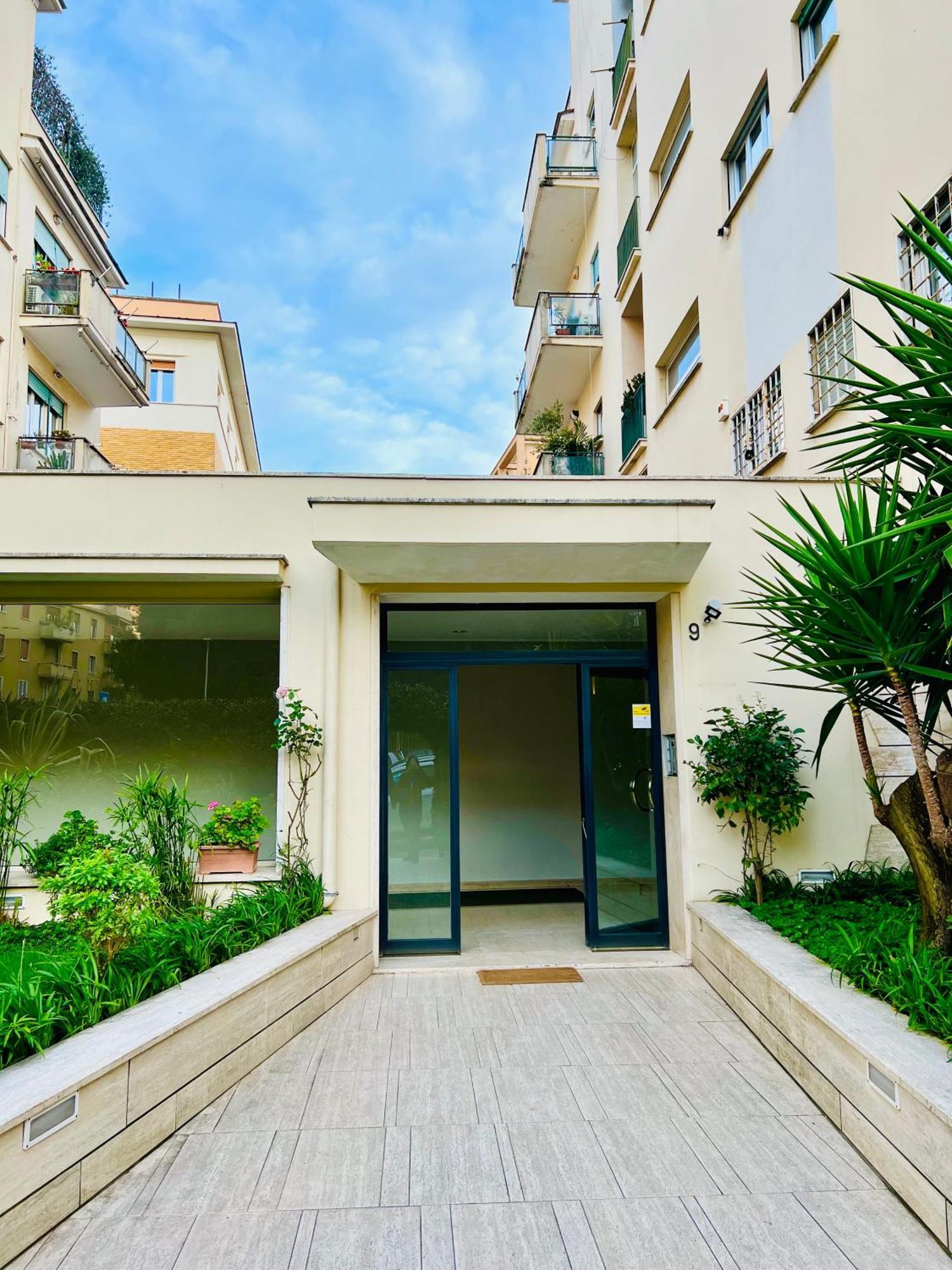 Elegant Bianca Apartment