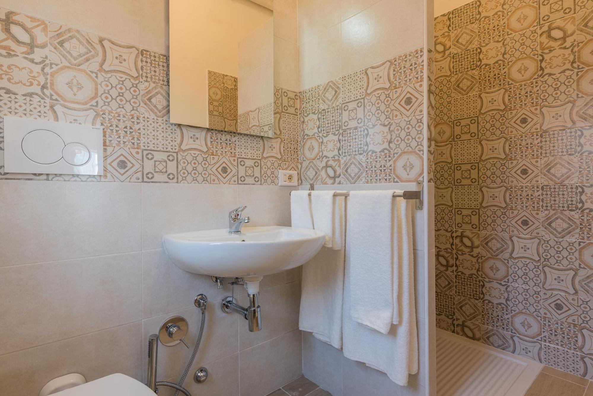 Travelershome Morena B&B *