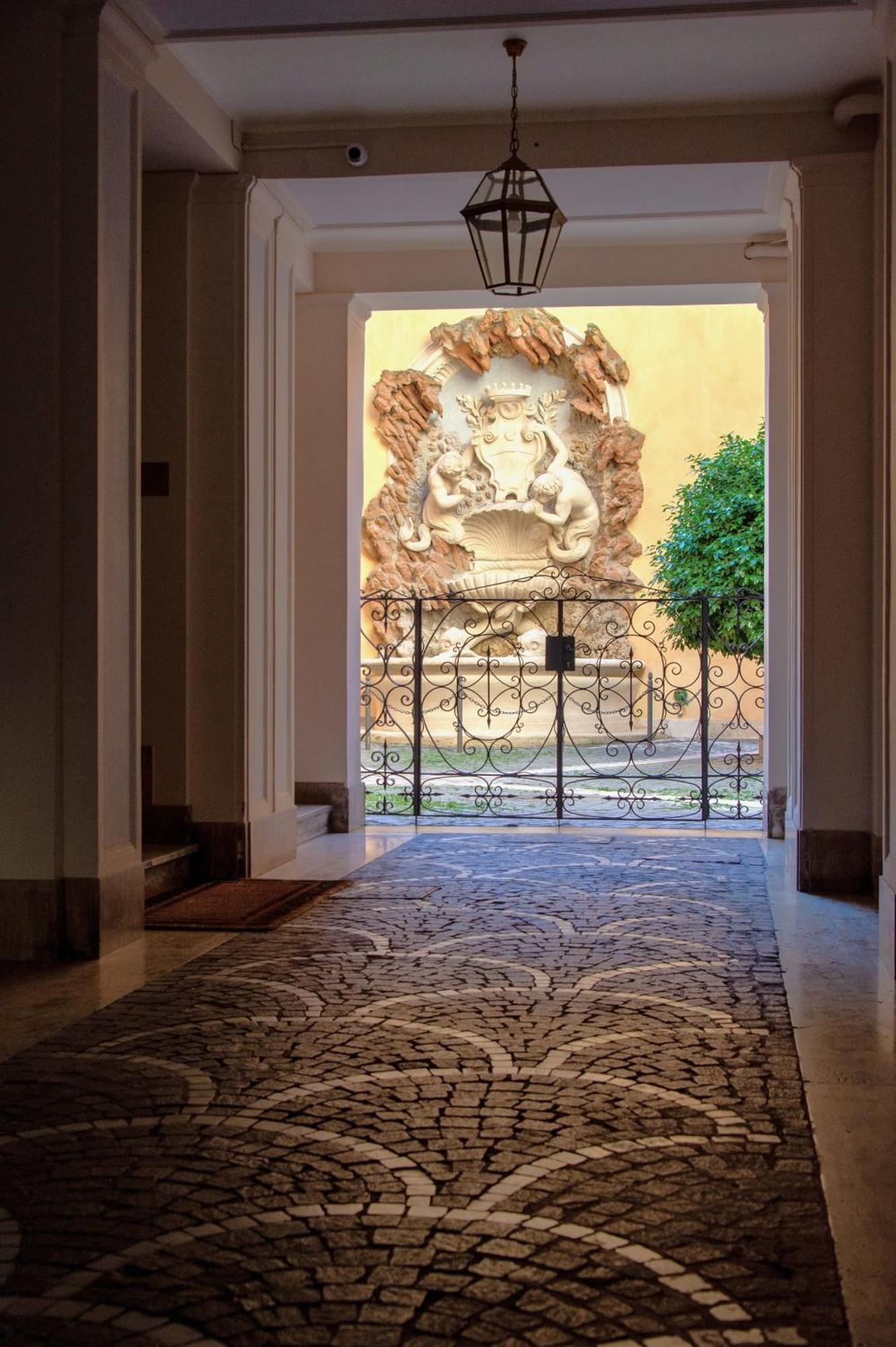 Bernini Stay, Next To Trevi Fountain * Roma