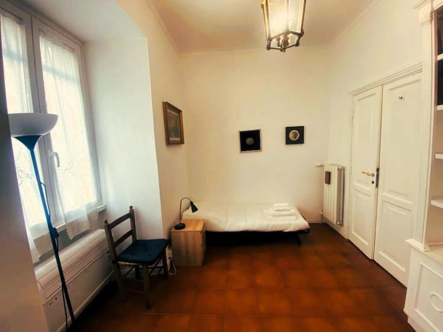 Apartment Must The Place