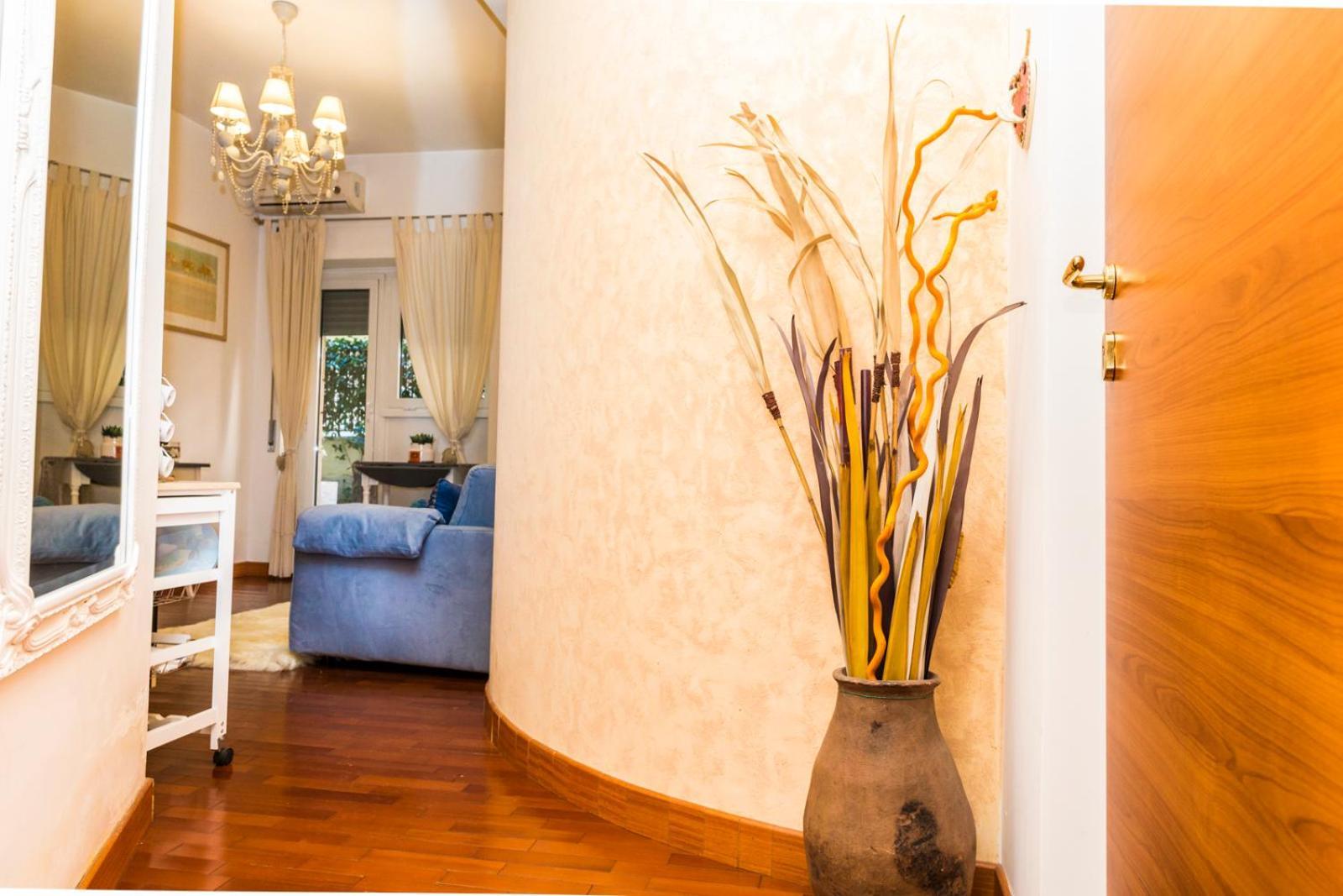 Apartamento S. Peter 2 - With Garden -50m From Metro Roma
