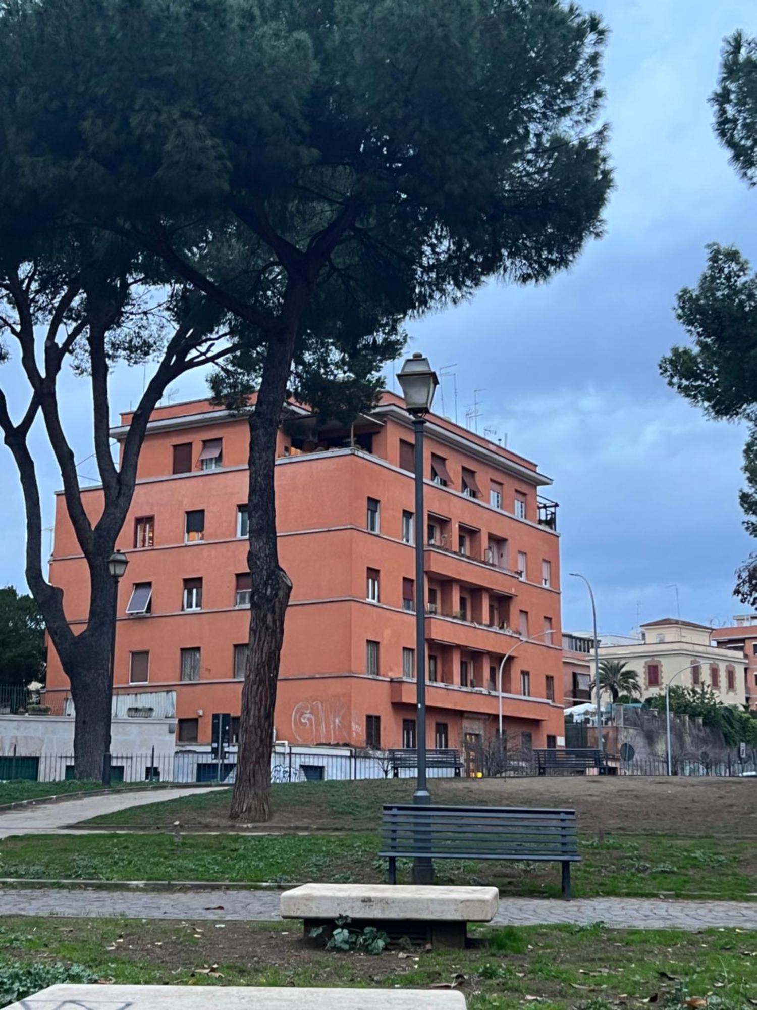 Lovely Art 2 Bedroom Flat Next To Metro Station Lodi Apartamento