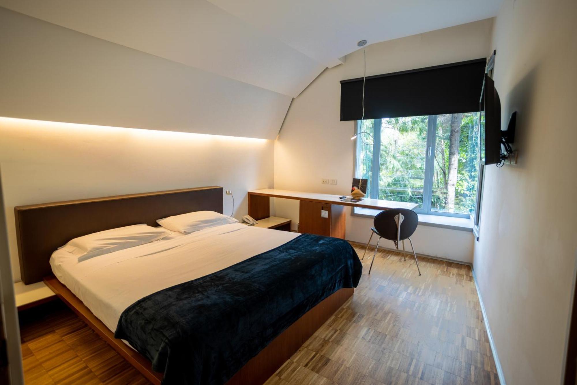 Black 4* Roma