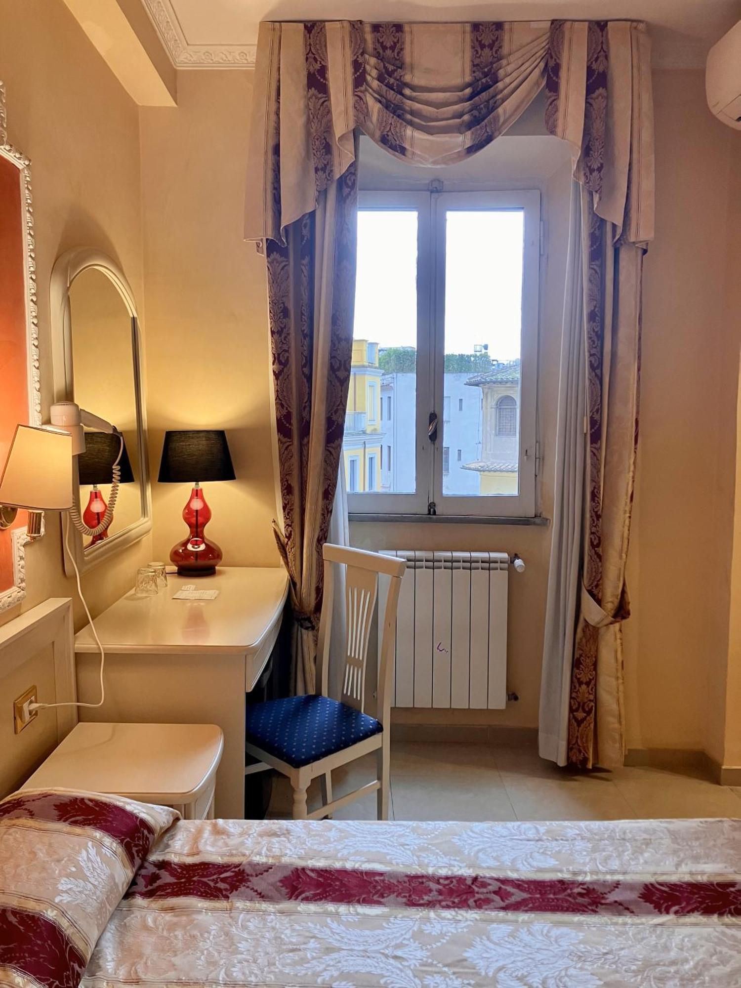 Hotell Erdarelli 3*