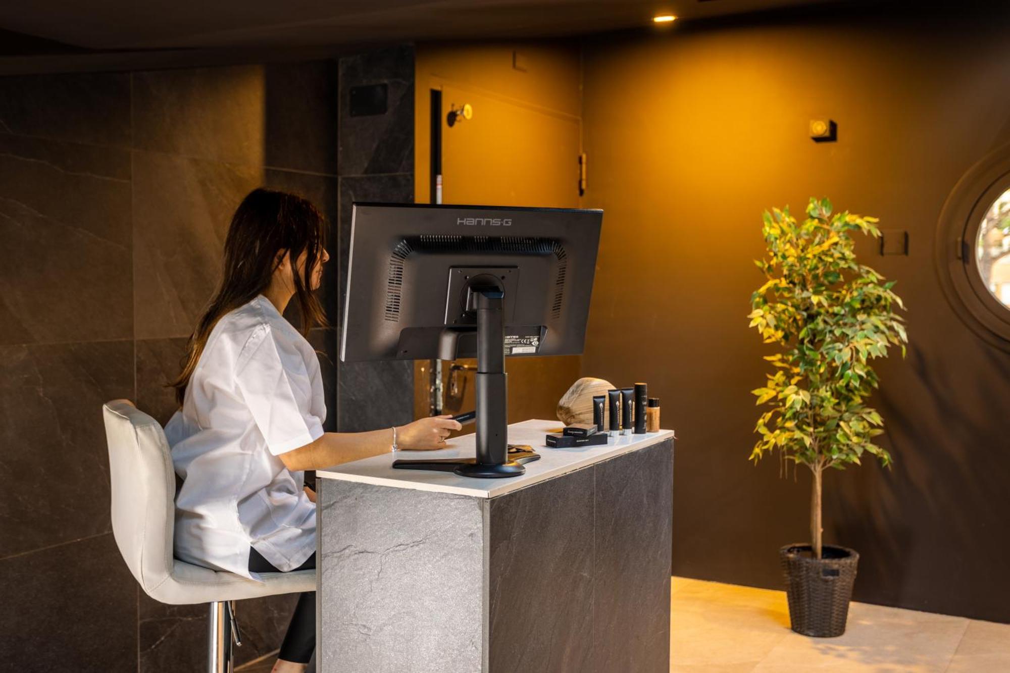 Black Hotel Roma