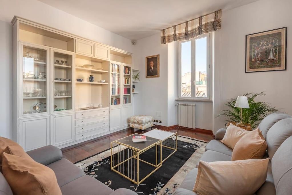 Apartment Stunning Center *
