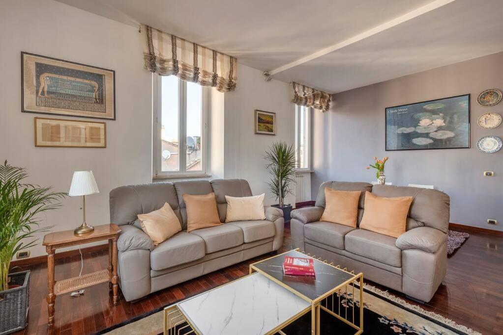 Stunning Center Apartment