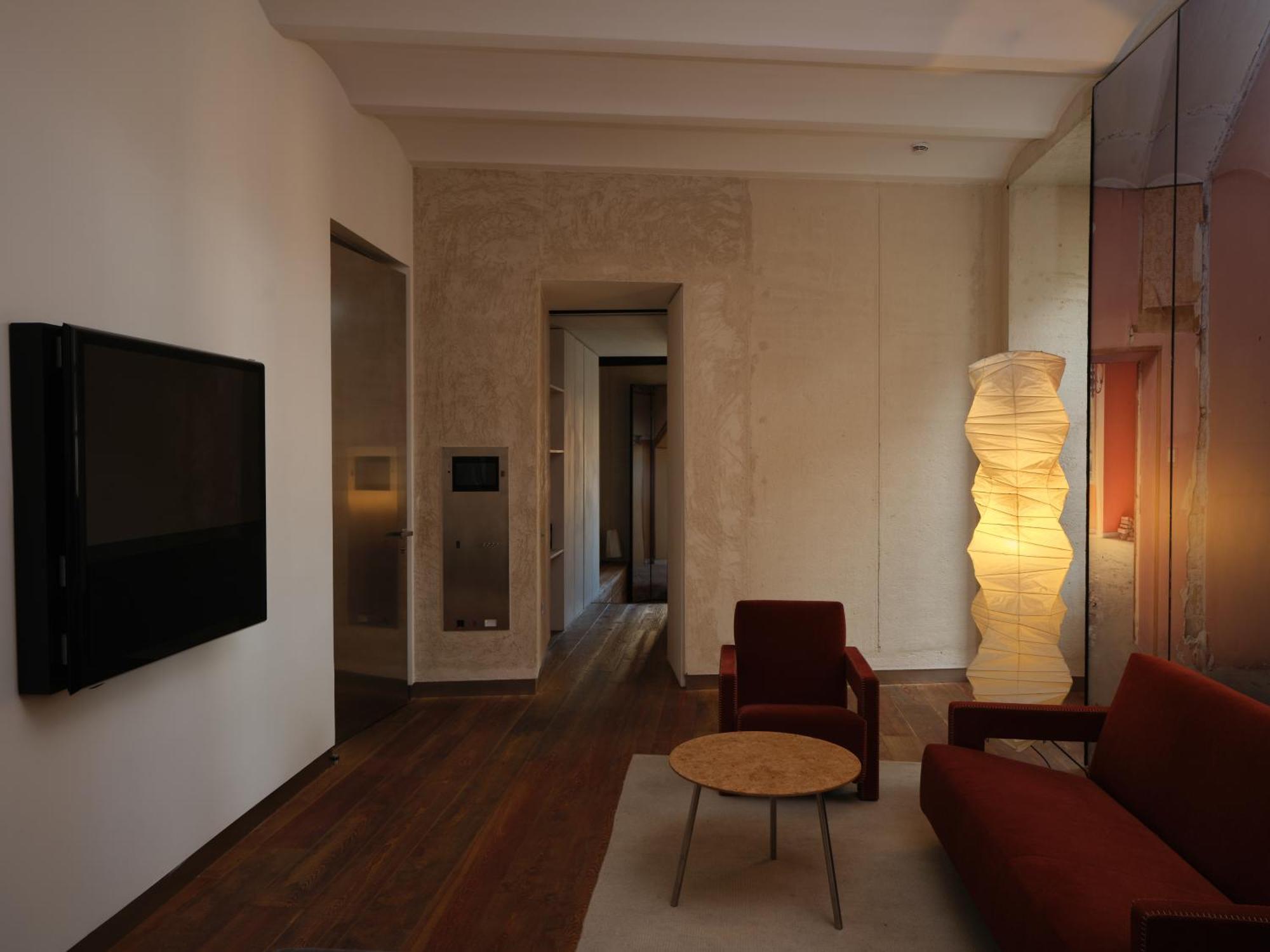 Rhinoceros Aparthotel