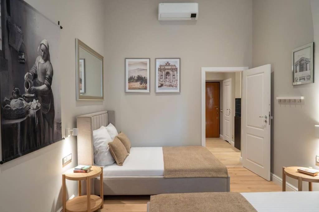 Apartment Center Ii *