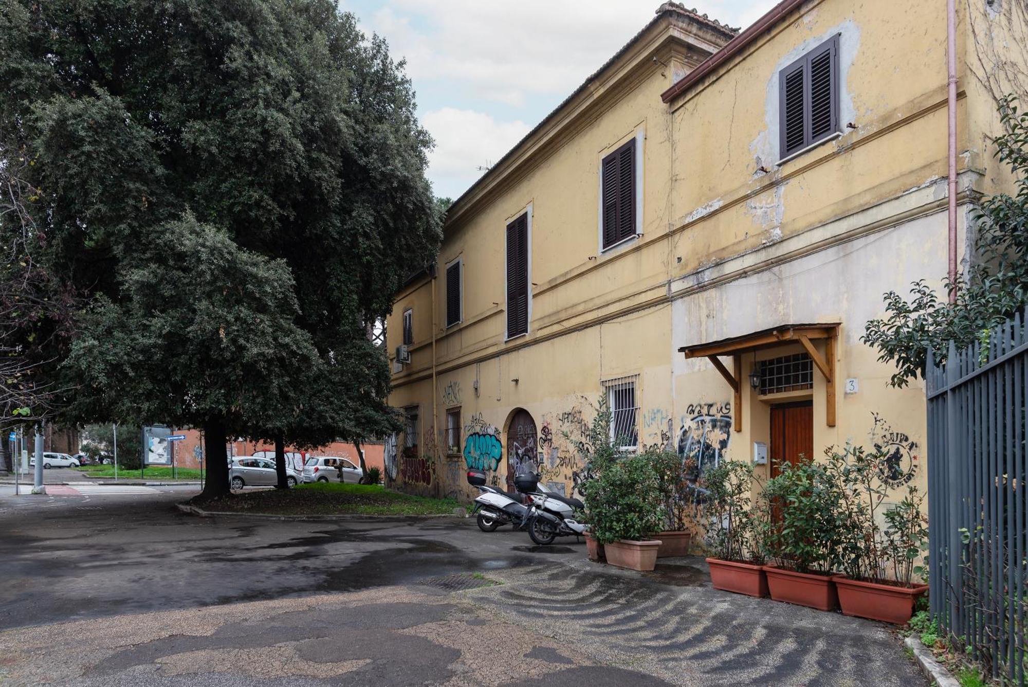 Mm Piramide Appartamento Roma