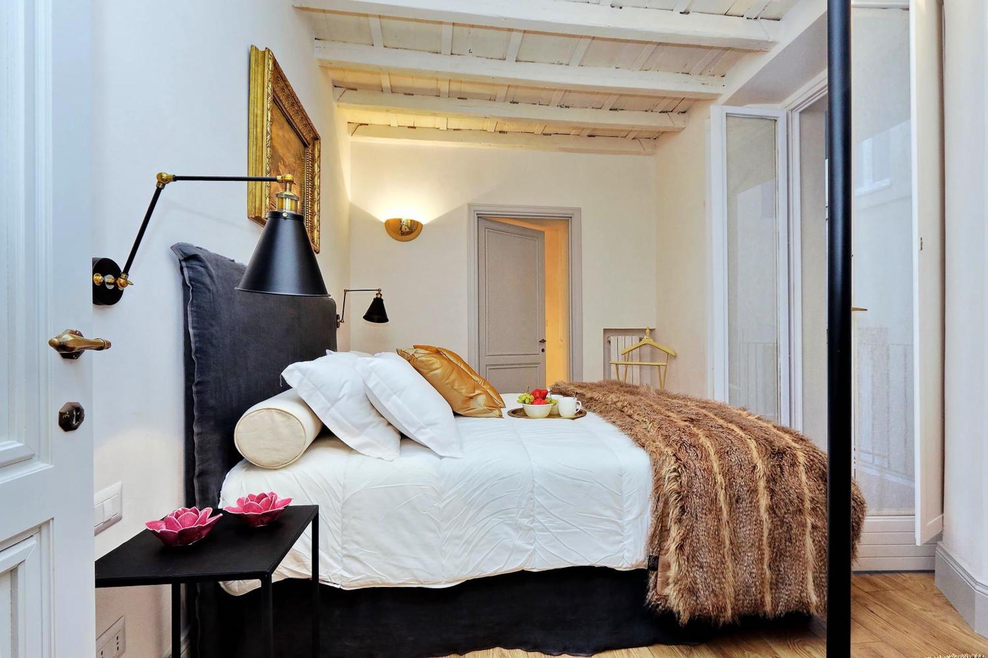 Apartment Luxury Charme Between Pantheon And Spanish Steps