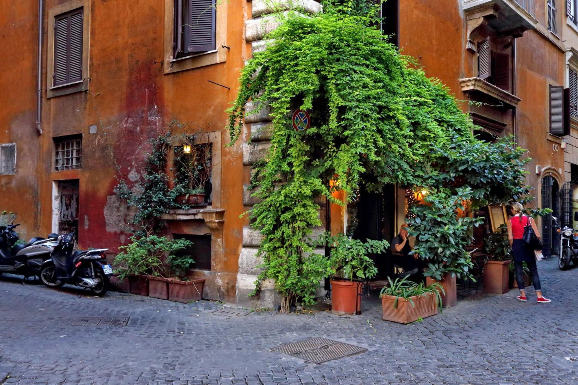 Luxury Charme Between Pantheon And Spanish Steps Apartment
