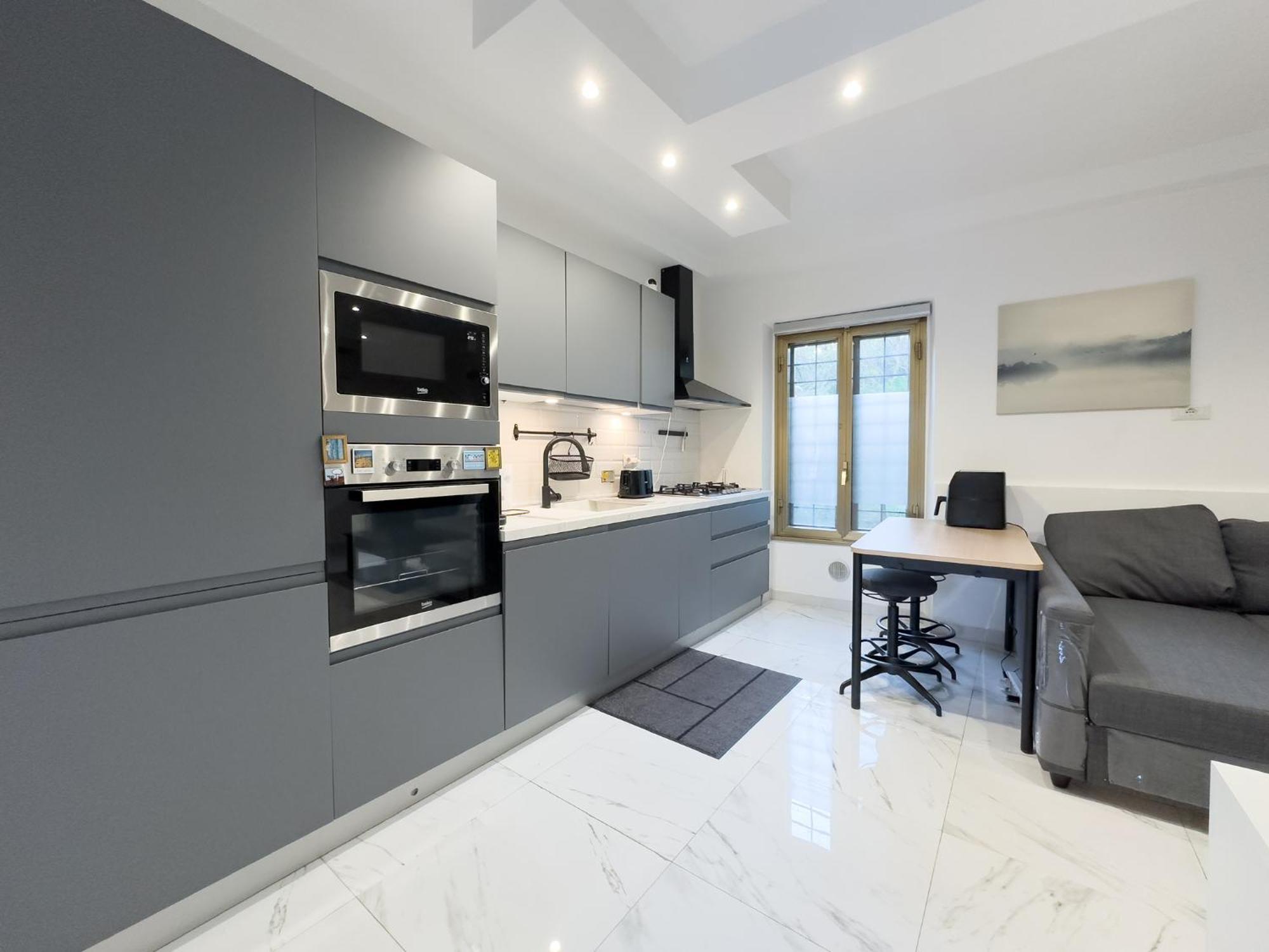 Luxury - Near Metro - Private Parking * Roma