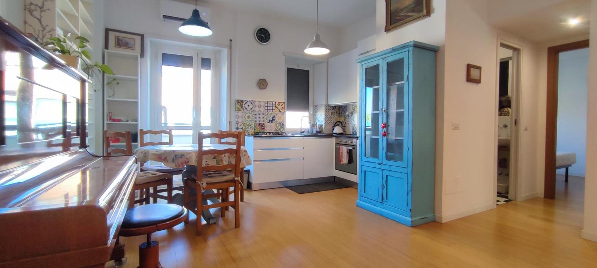 Monteverde - Stazione Trastevere Bright Loft Up To 5 Guests Apartamento *