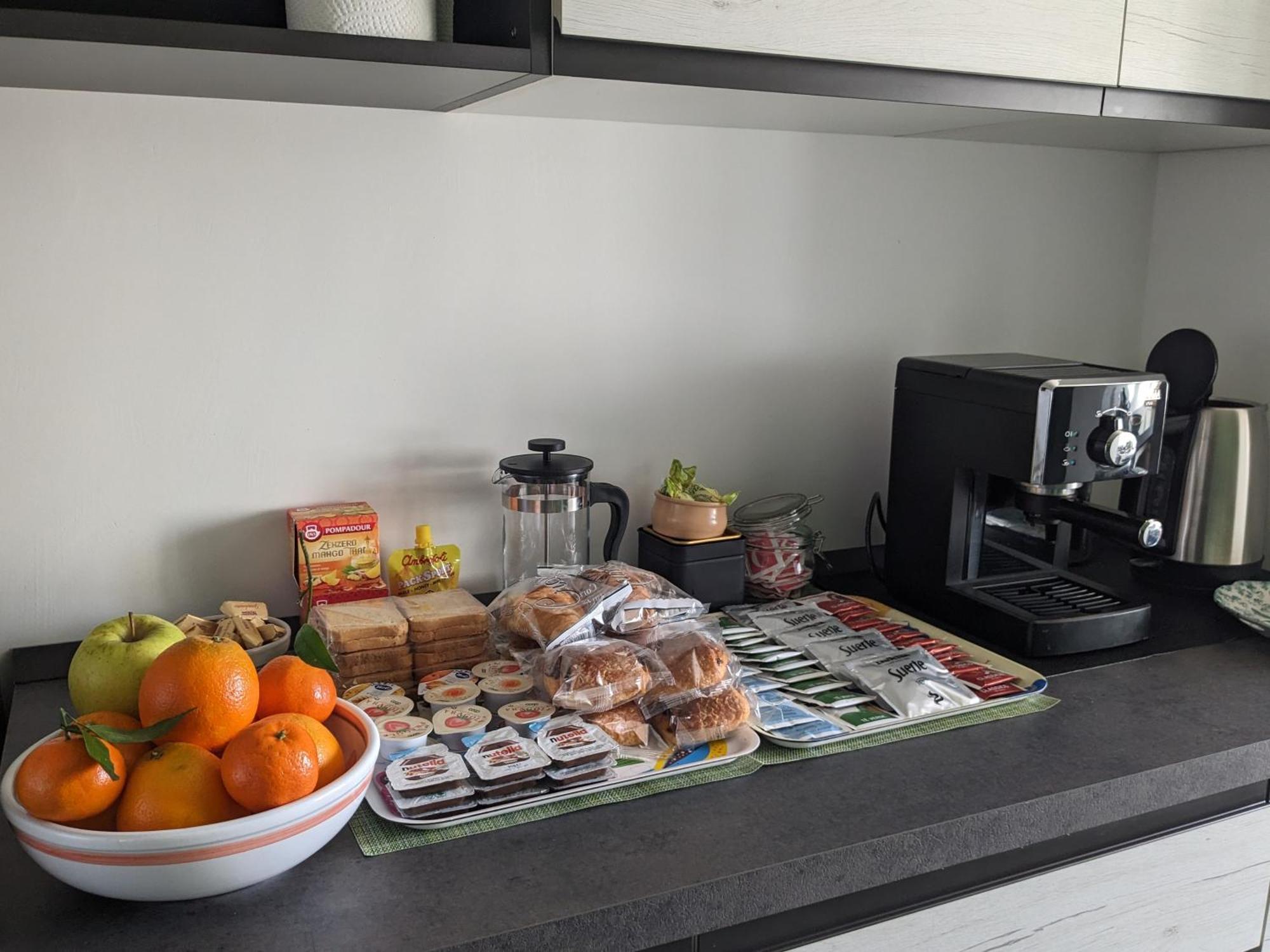 Syrakahost Intero Roma