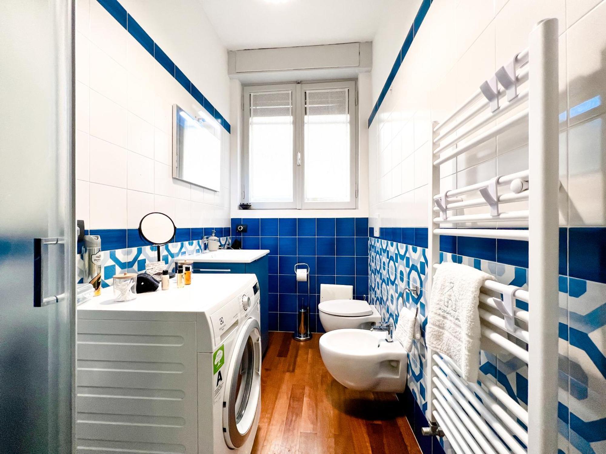 Unique House - 3 Bedrooms & 2 Bathrooms With 4 Beds - 100 Meters To The Metro A Leilighet