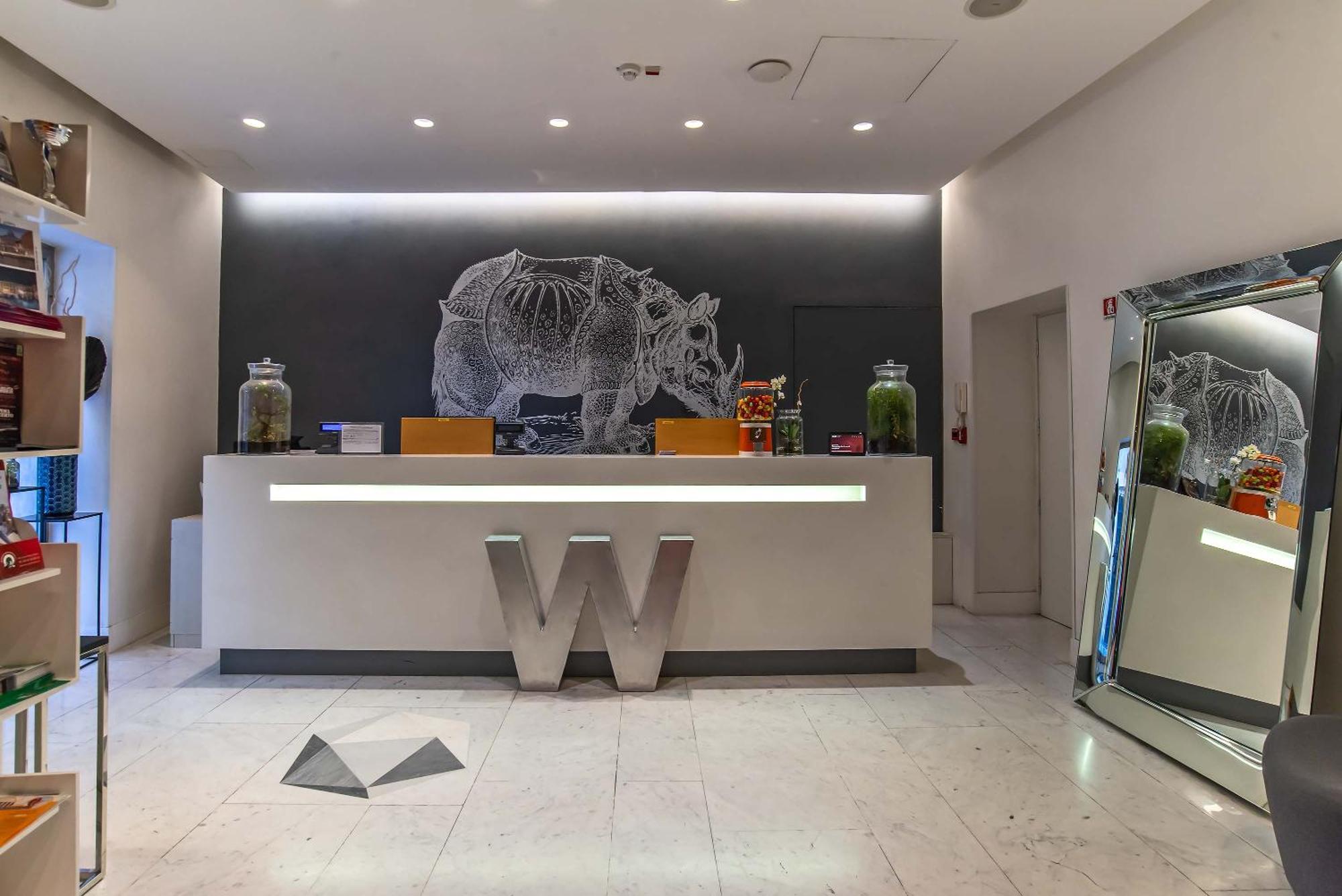 Hotell White