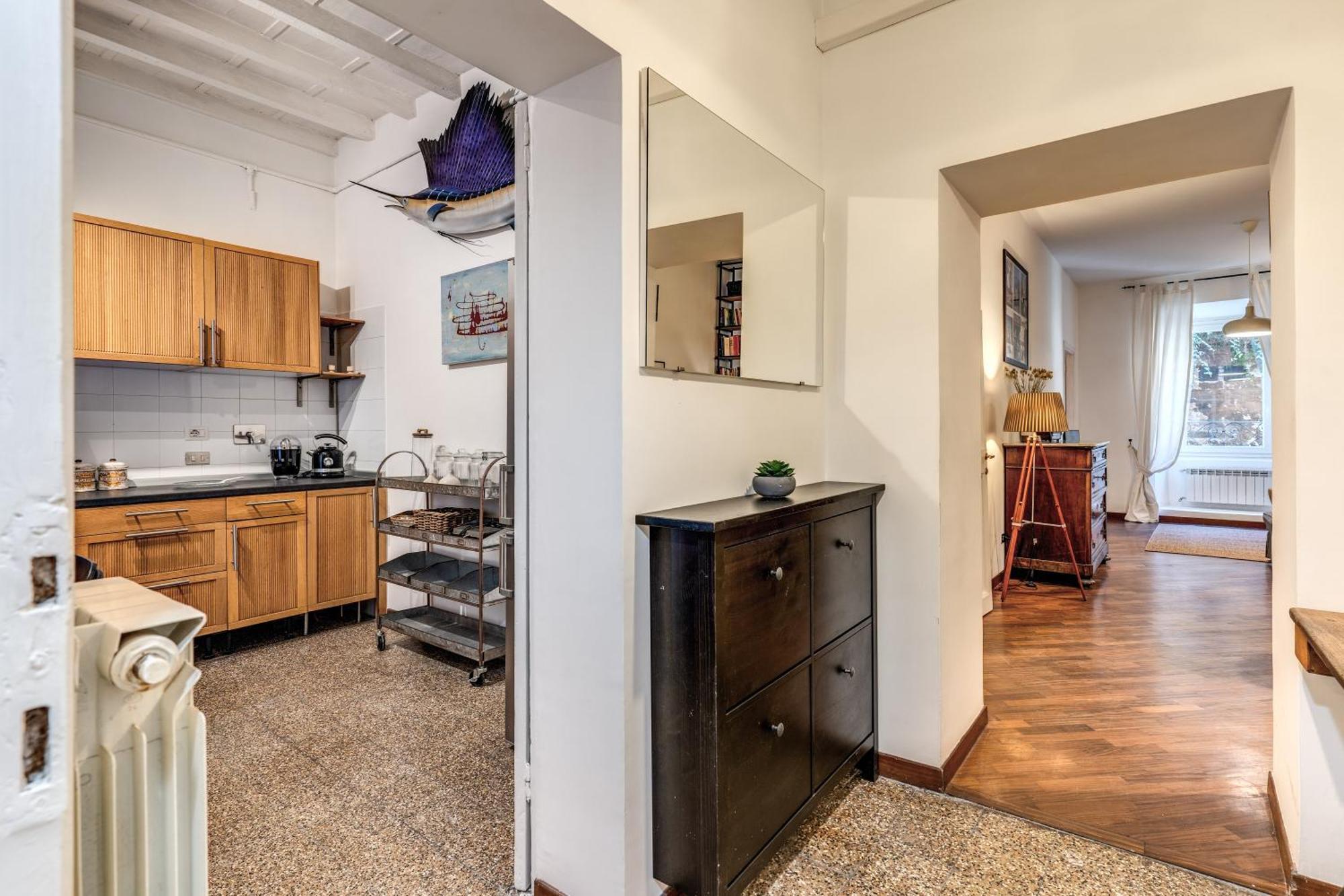 Elegant Two Bedroom Apartment-colosseum