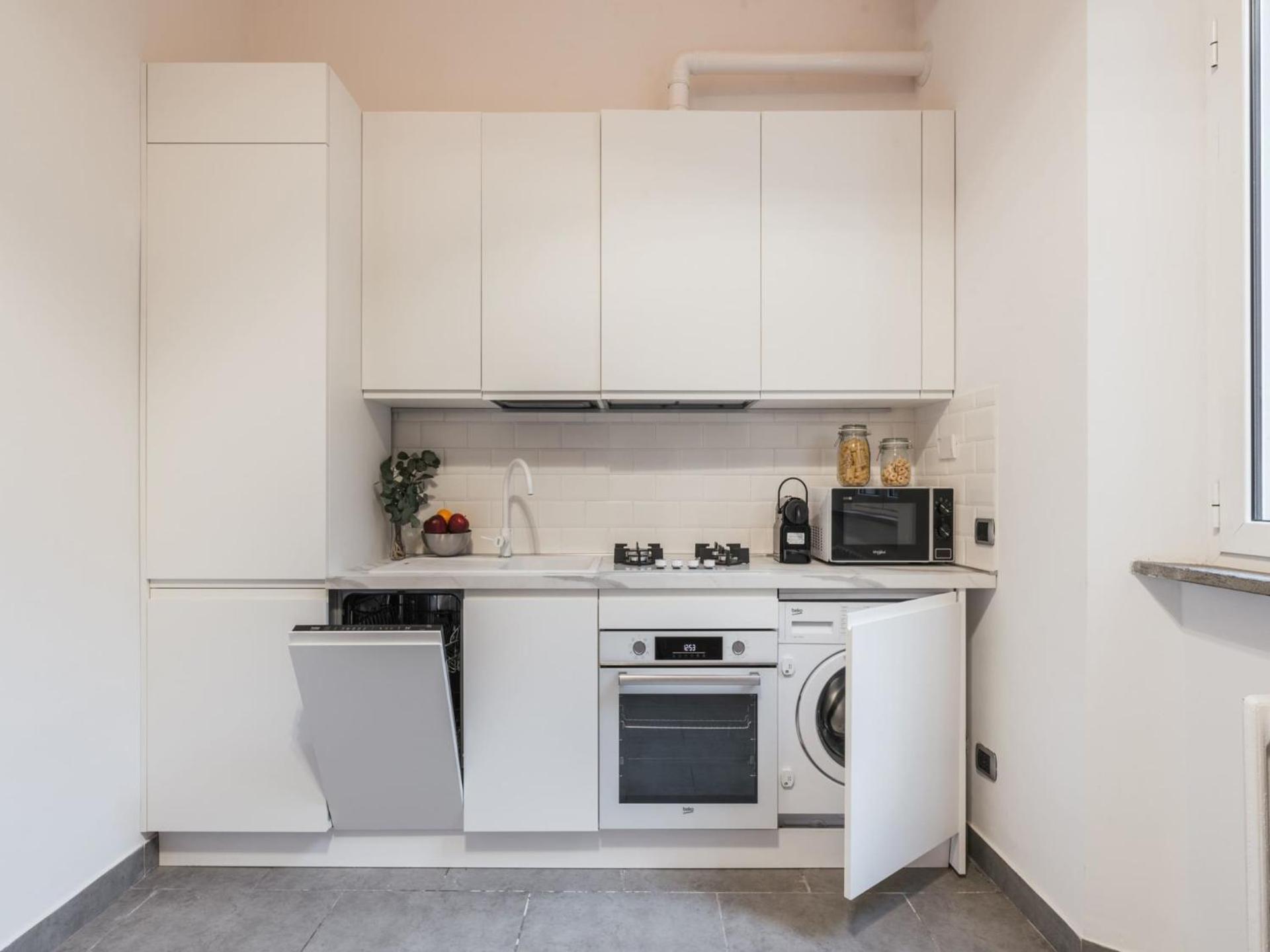 Apartment The Rent - Three-bedroom In Manzoni District Rom
