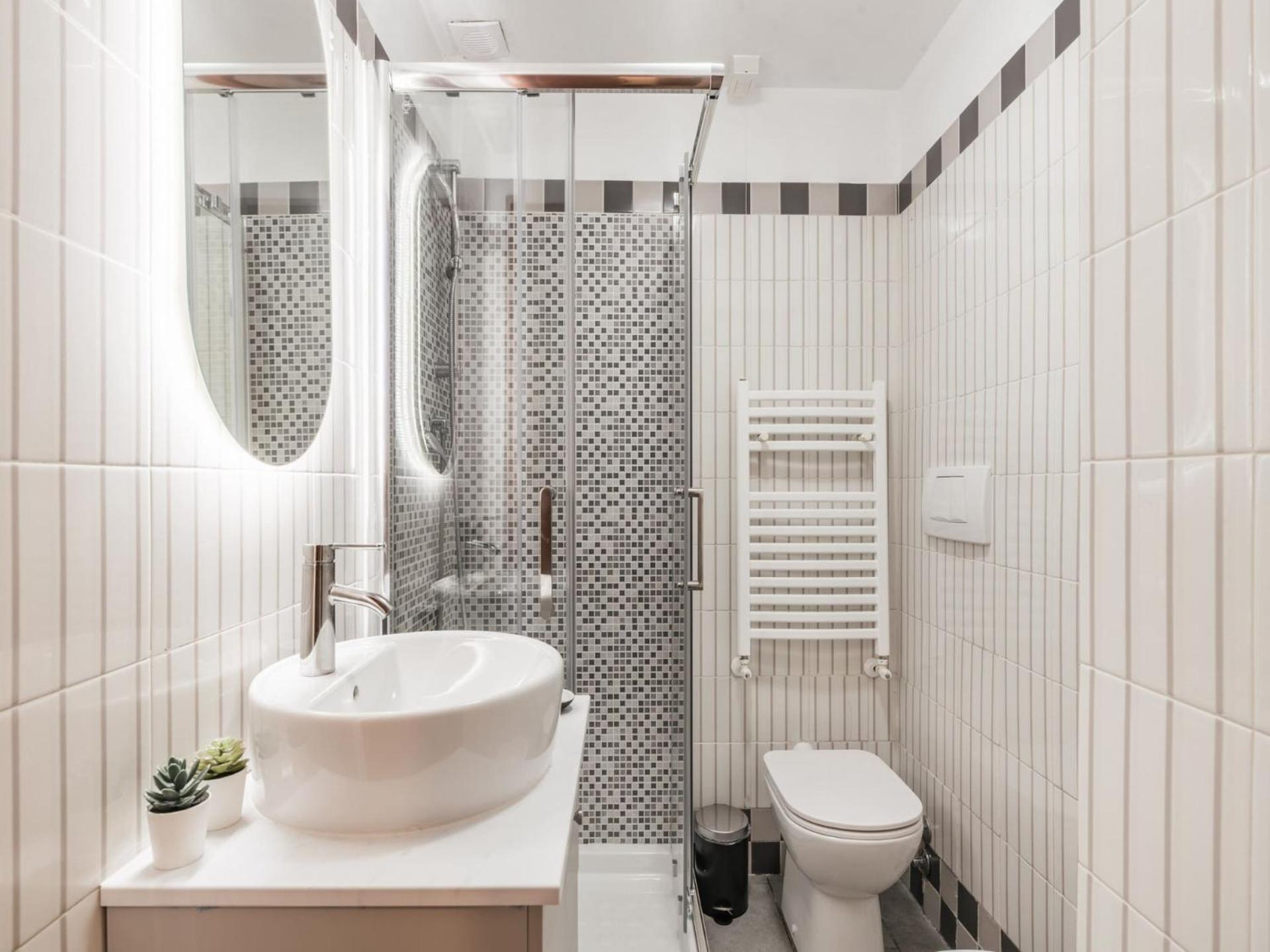 The Rent - Three-bedroom In Manzoni District * Rom