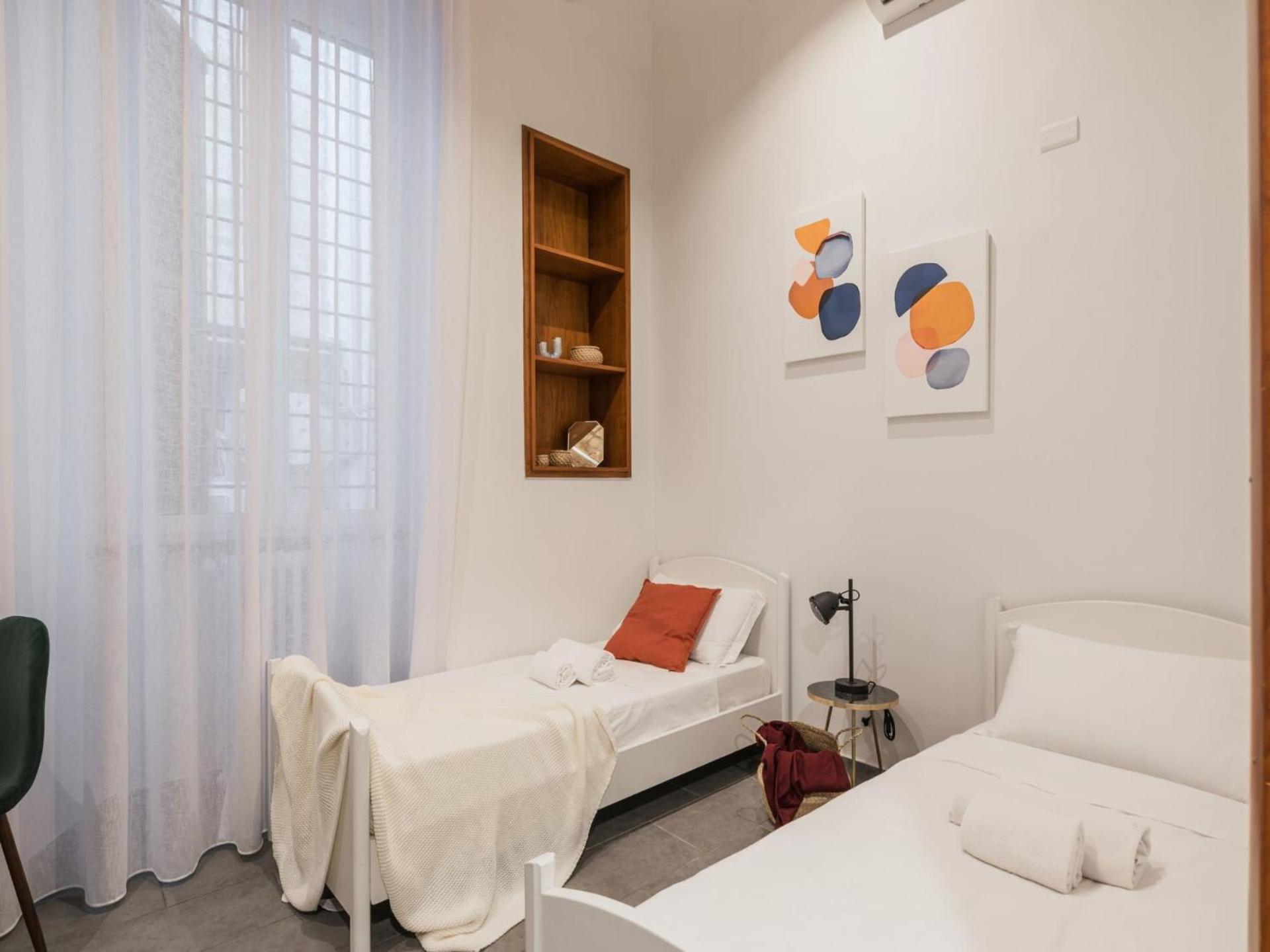 The Rent - Three-bedroom In Manzoni District Apartment Rom