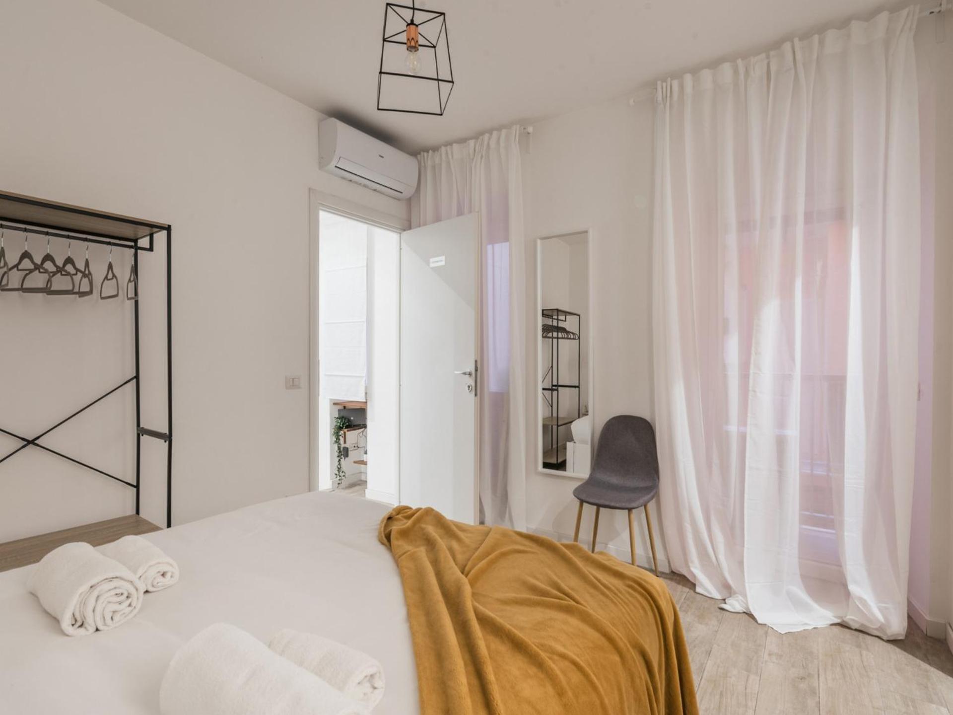 The Rent - Three-room Near The Colosseum Appartamento Roma