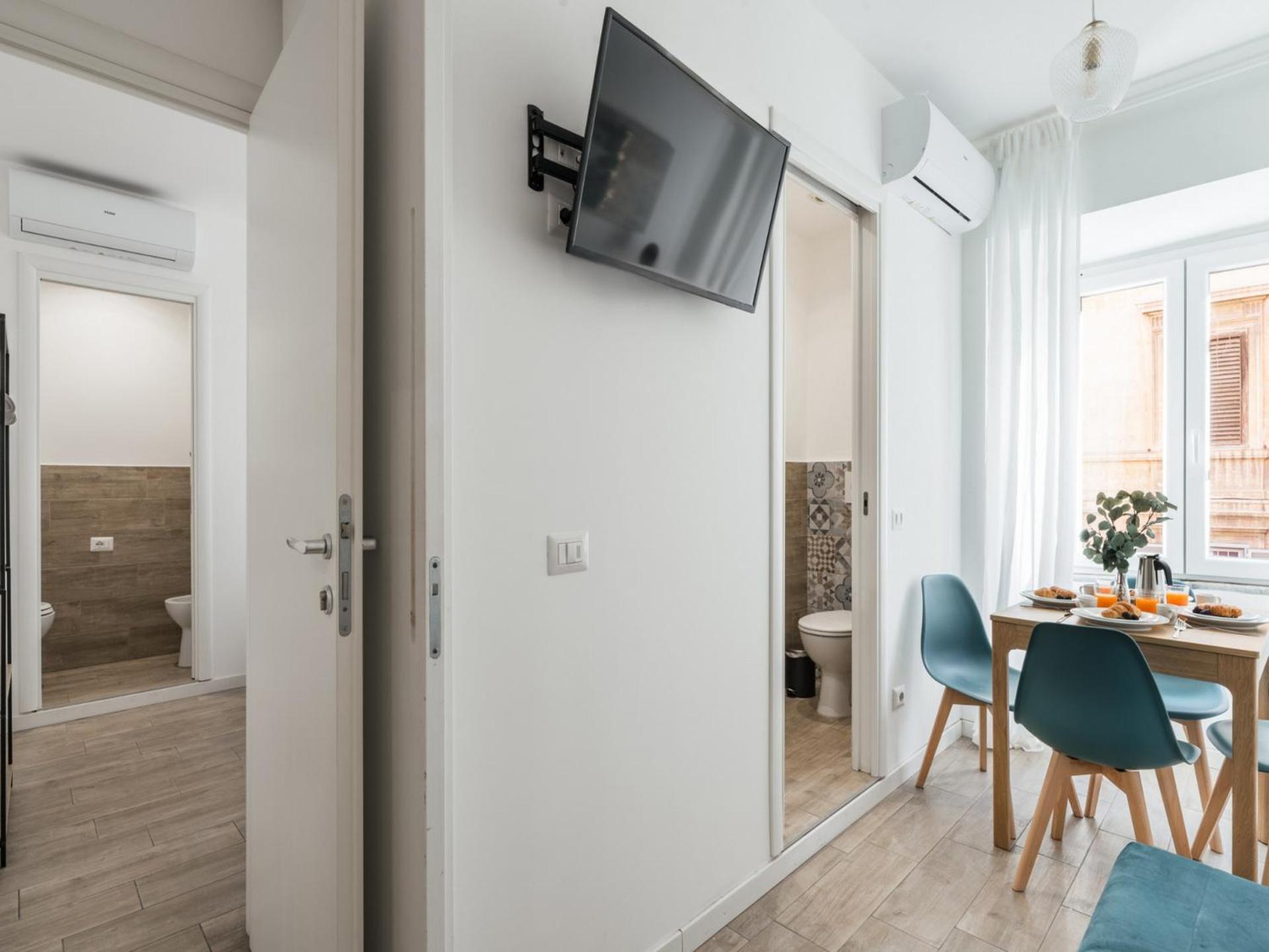 The Rent - Three-room Near The Colosseum * Roma