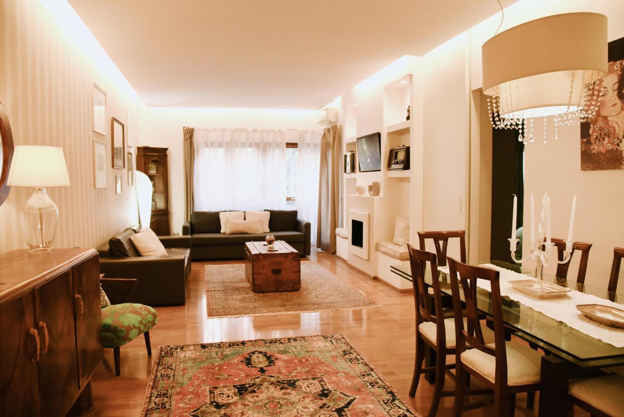 Chic And Elegant In The Heart Of Apartamento Roma