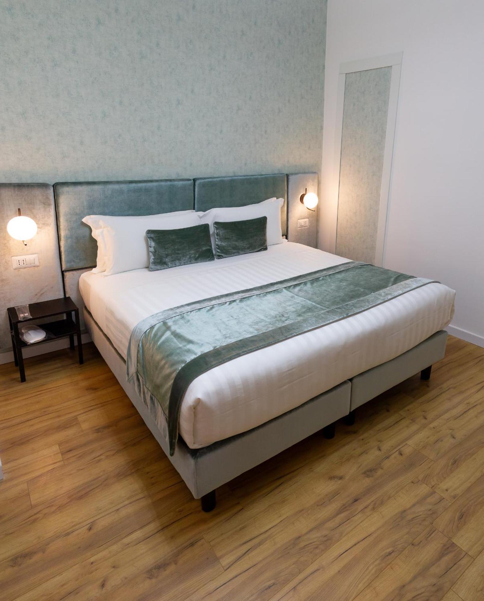At St. Peter Rooms&apartment Roma