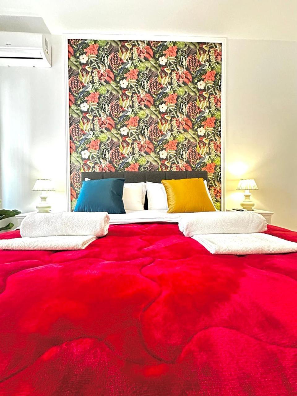 Forty1 Near Metro Cipro Apartamento *