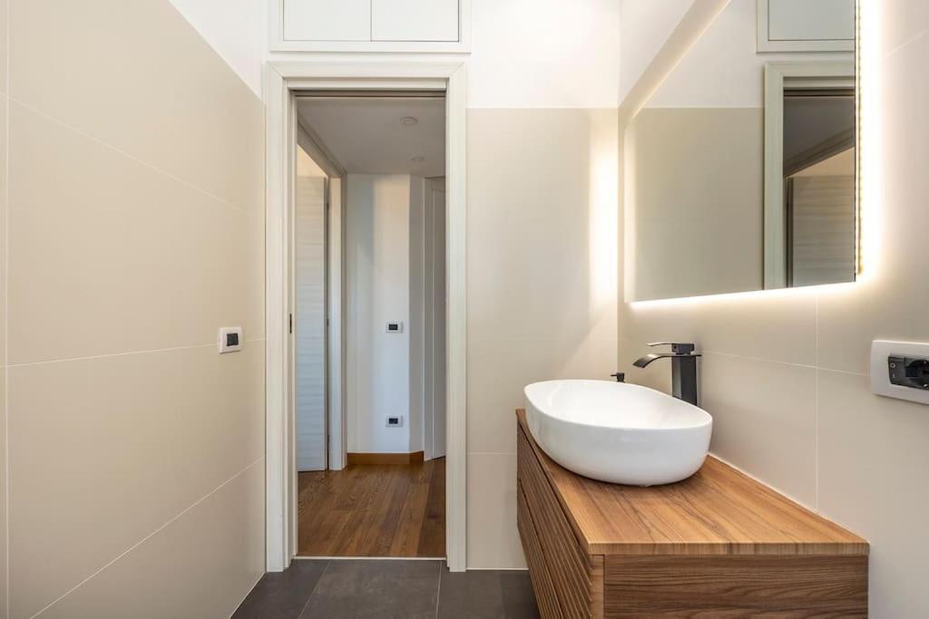 Apartment Stylish Air Conditionig Wifi Tv 50 Metro 4 Minutes Away *
