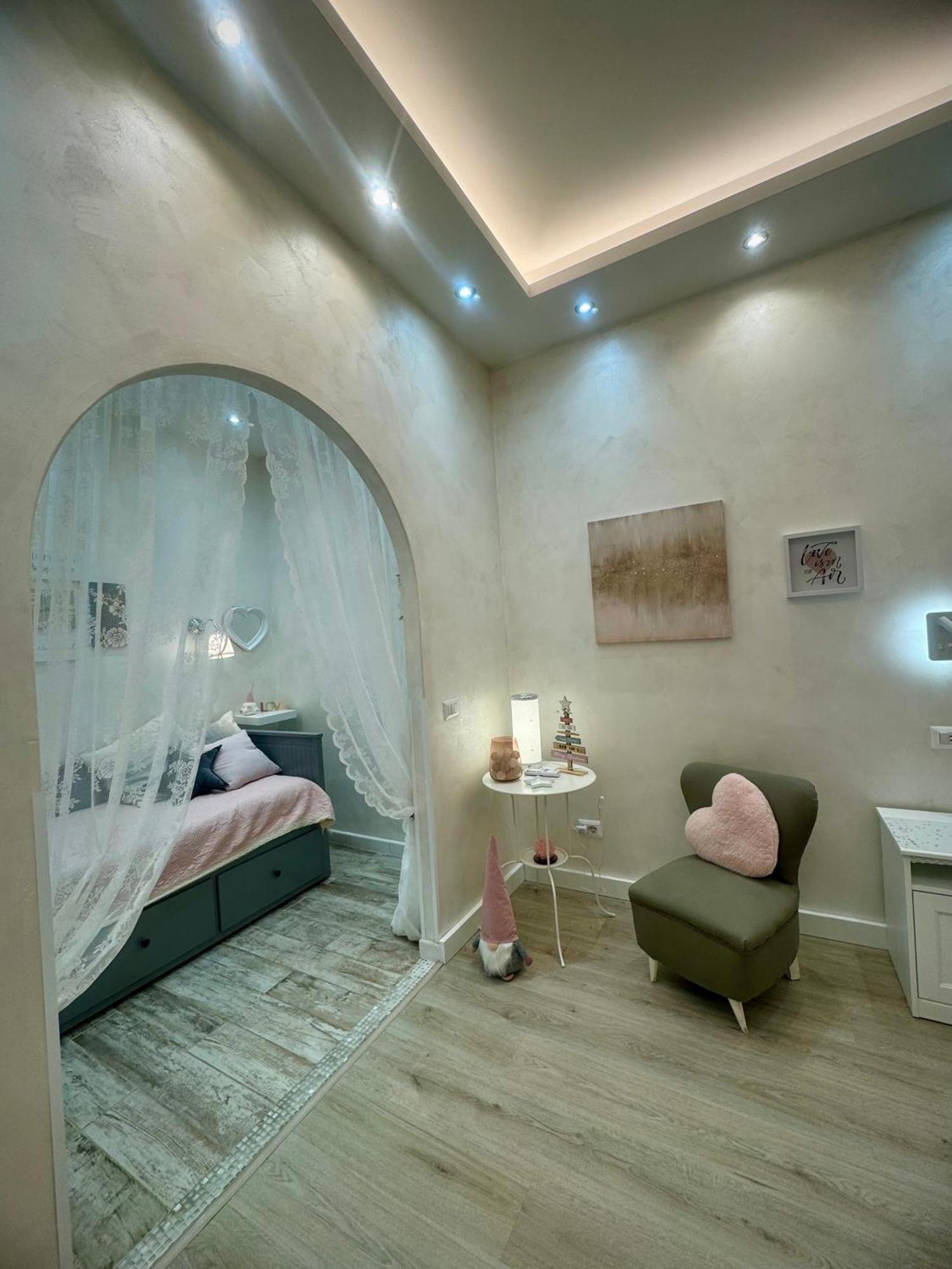 Close To The Coloseum, 2 Minutes Walk From Metro A *