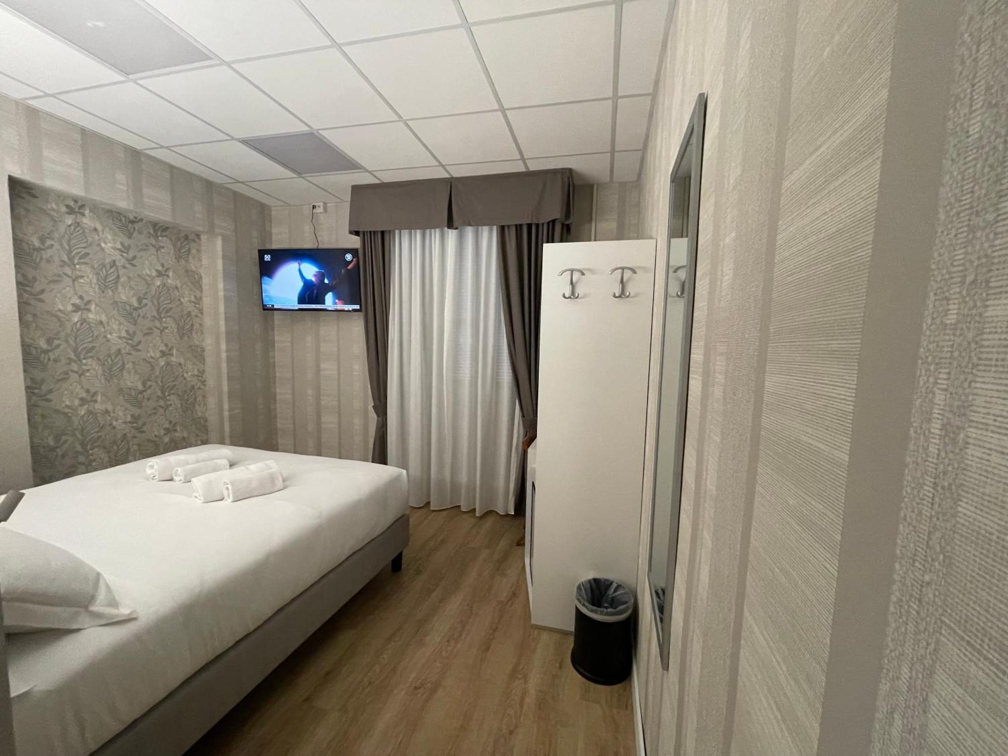 Rome's Gloria 2* Rom