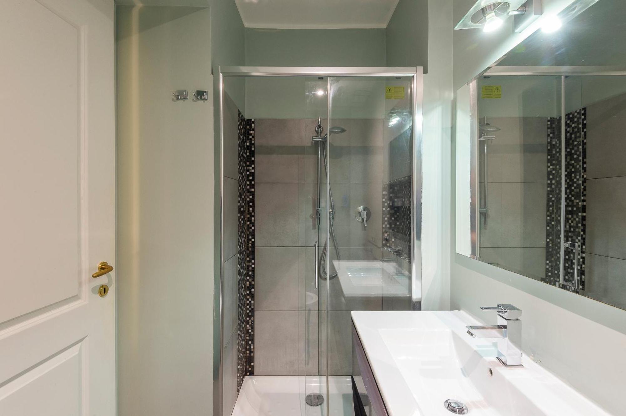 Leilighet Luxury Three Bedrooms Flat In Center