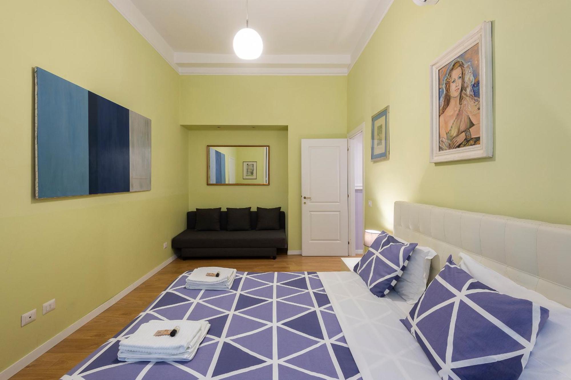Luxury Three Bedrooms Flat In Center Leilighet