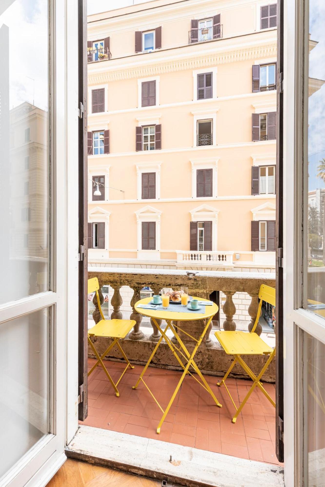 Hostly - Michelangelo Midtown-center Of Apartamento Roma