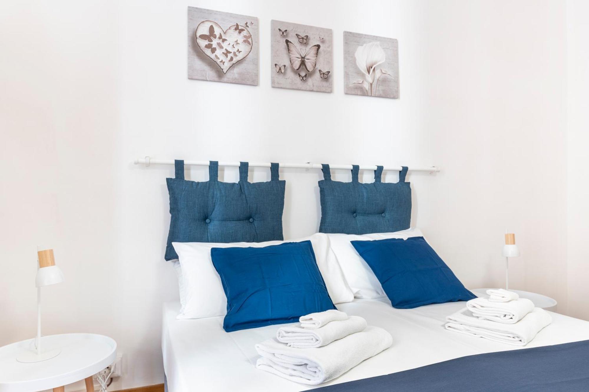 Hostly - Michelangelo Midtown-center Of Apartamento