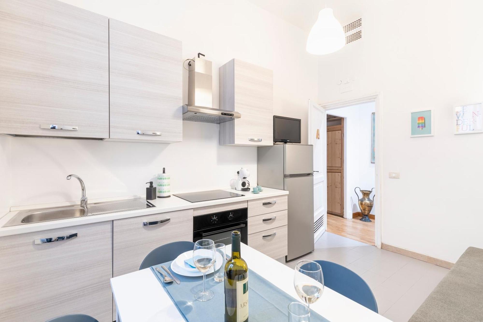 Hostly - Michelangelo Midtown-center Of Apartamento