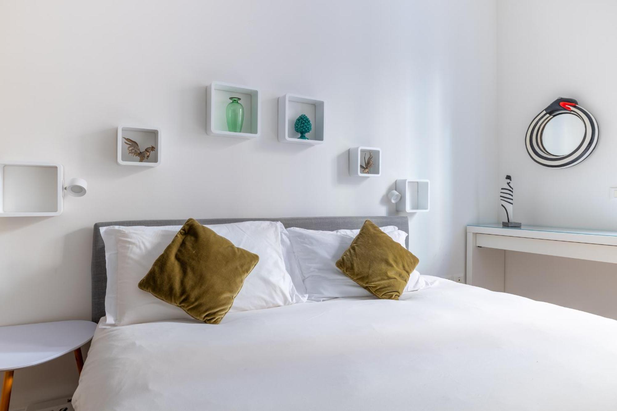 Apartment Urban Chic 2 Bedroom Vatican Escape Rom