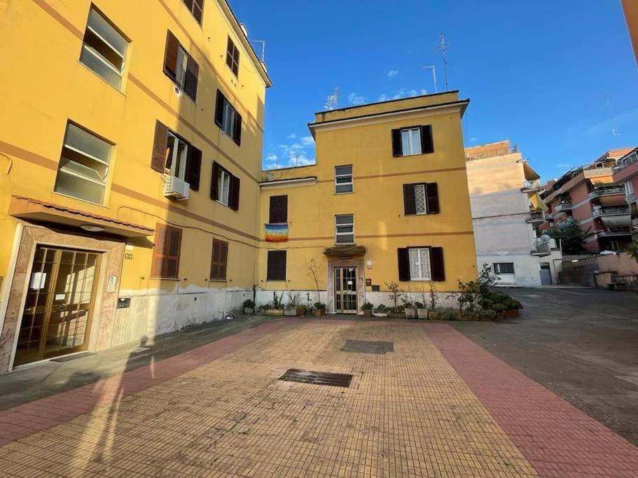 Battistini 66 Apartment, Near Vatican * Roma
