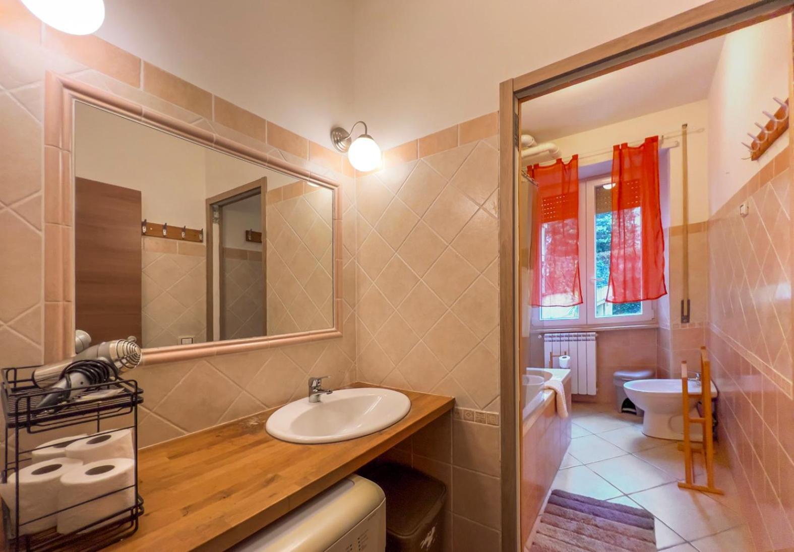Spacious Near St Peter's Church *