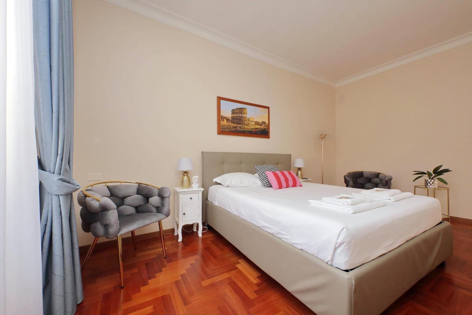 Elegant And Spacious Apartment, Vespasiano 9