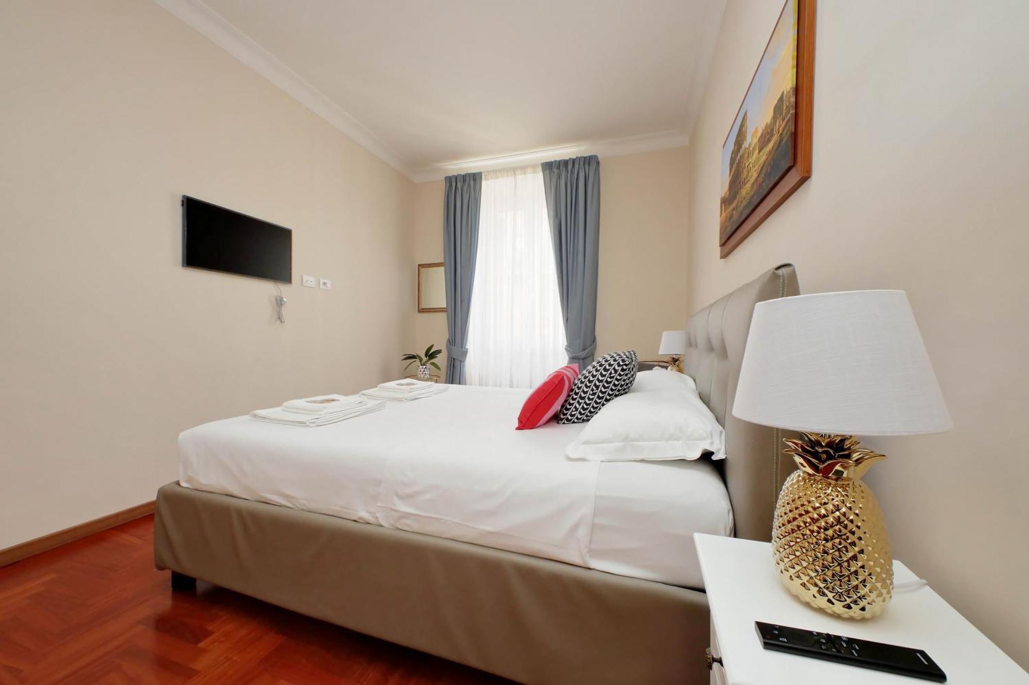 Elegant And Spacious Apartment, Vespasiano 9 Appartamento *