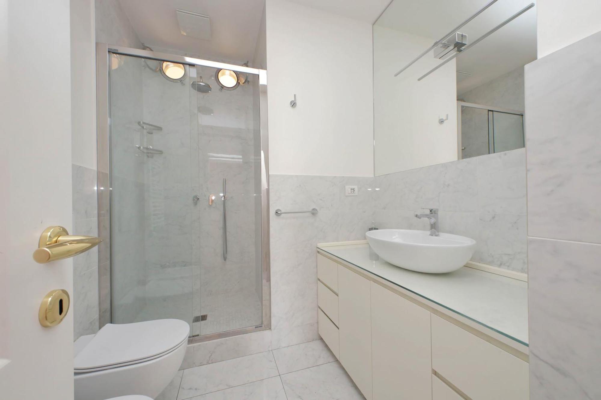 Elegant And Spacious Apartment, Vespasiano 9 Appartamento Roma