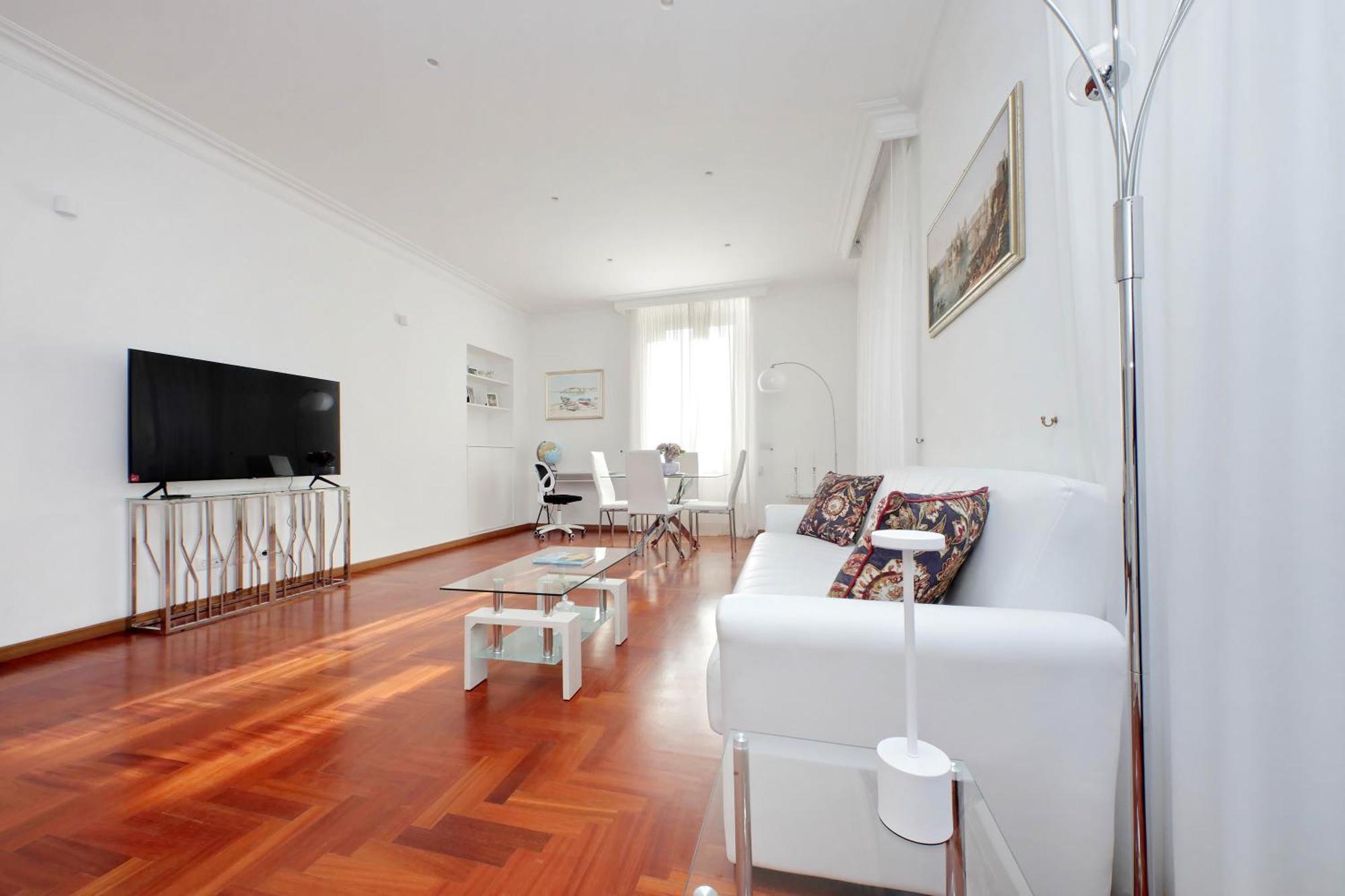 Appartamento Elegant And Spacious Apartment, Vespasiano 9 *