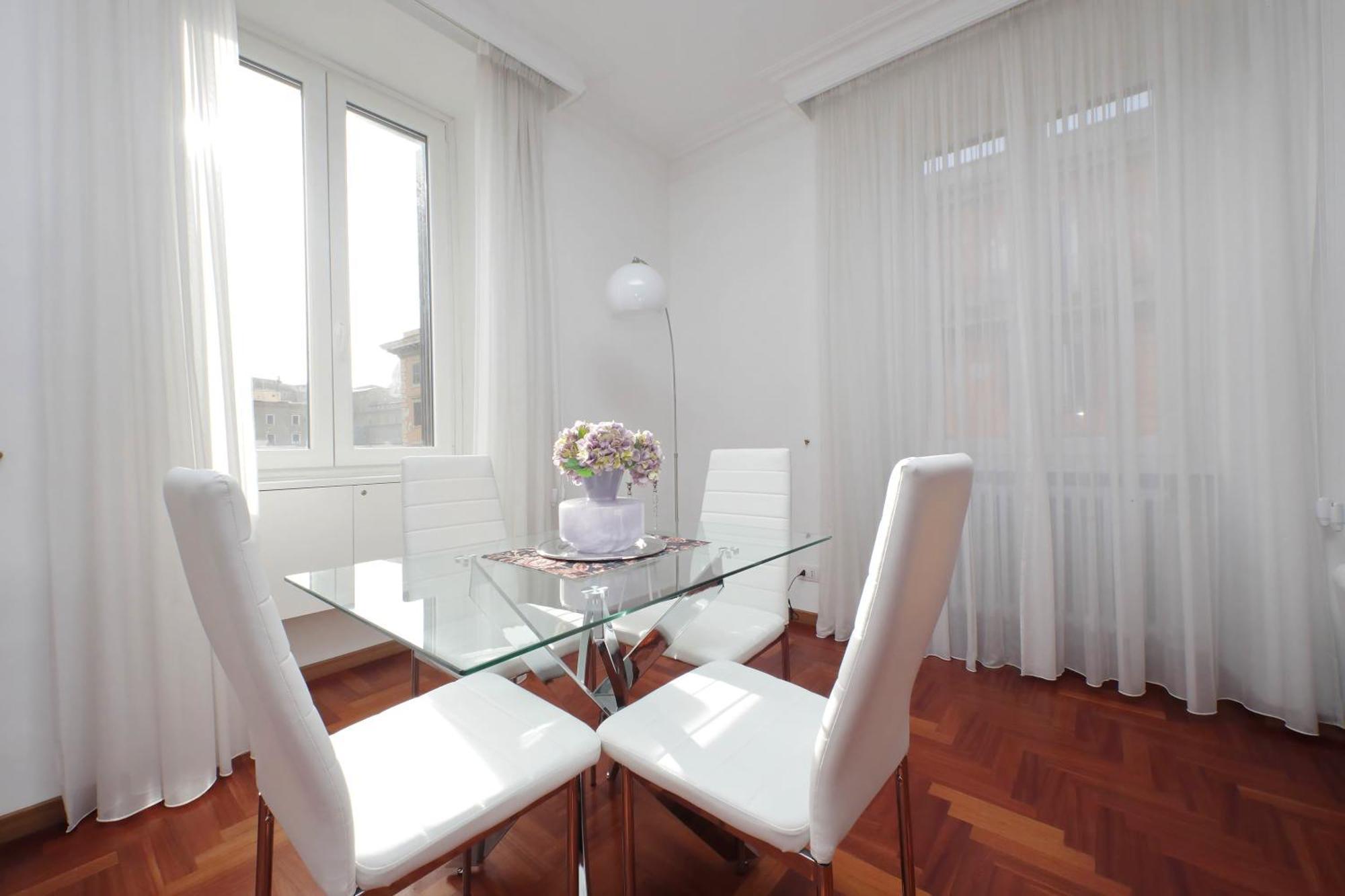 Appartamento Elegant And Spacious Apartment, Vespasiano 9 Roma