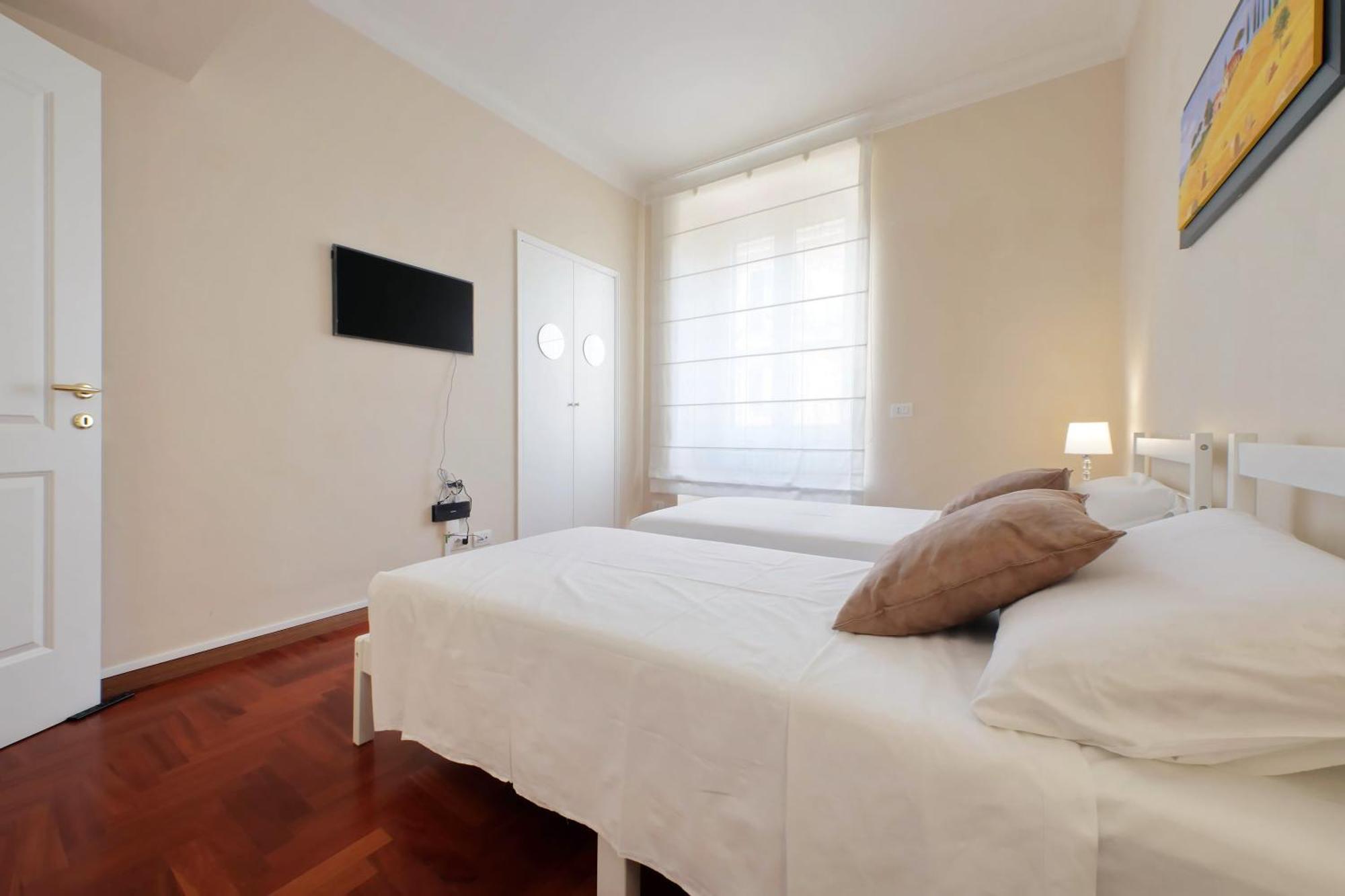 Appartamento Elegant And Spacious Apartment, Vespasiano 9
