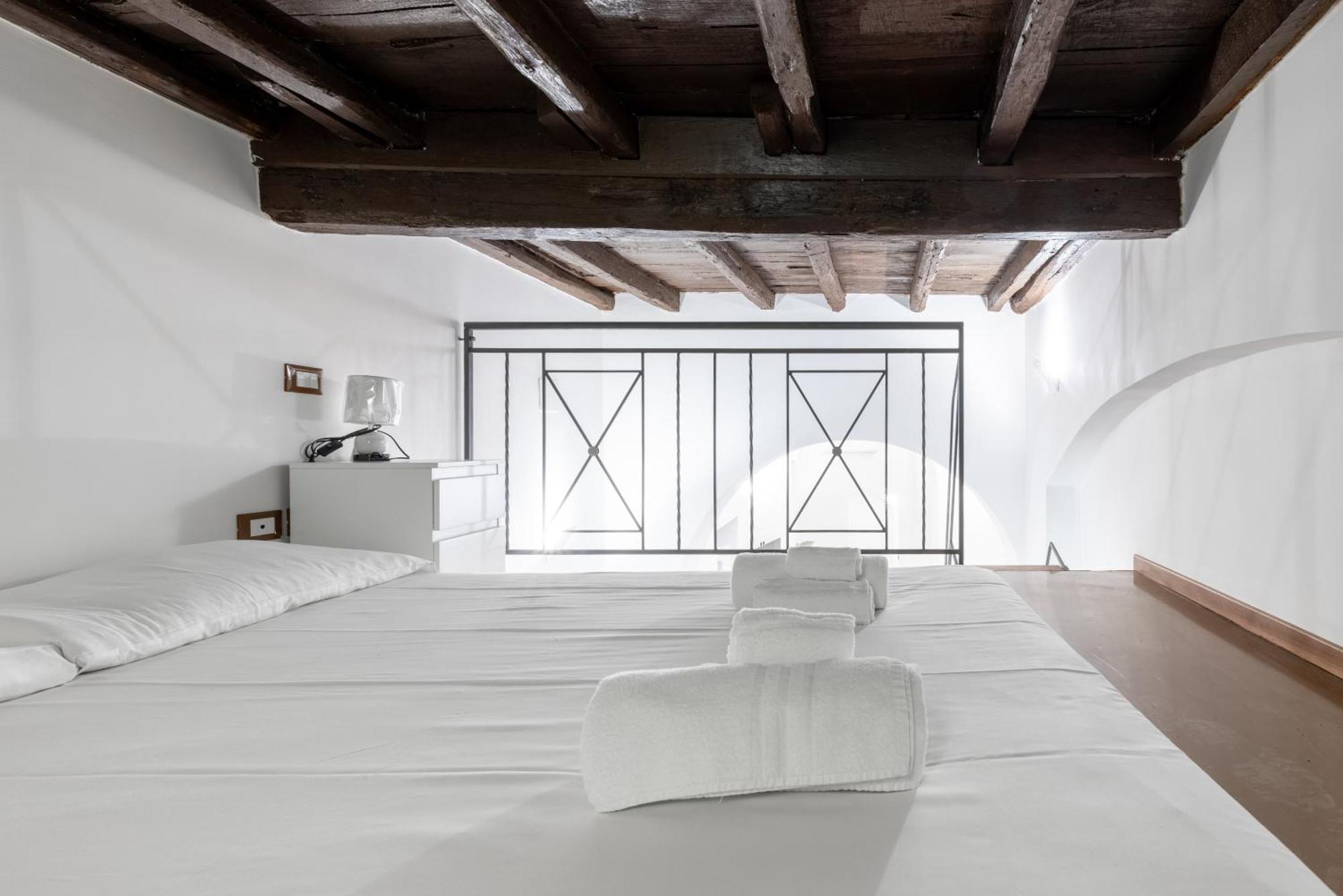Lovely - Capocci Appartamento Roma